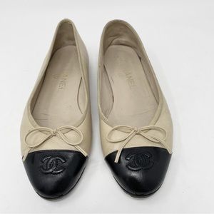 Chanel Classic Ballerina Cap Toe CC Flats Tan Black Bow 38.5